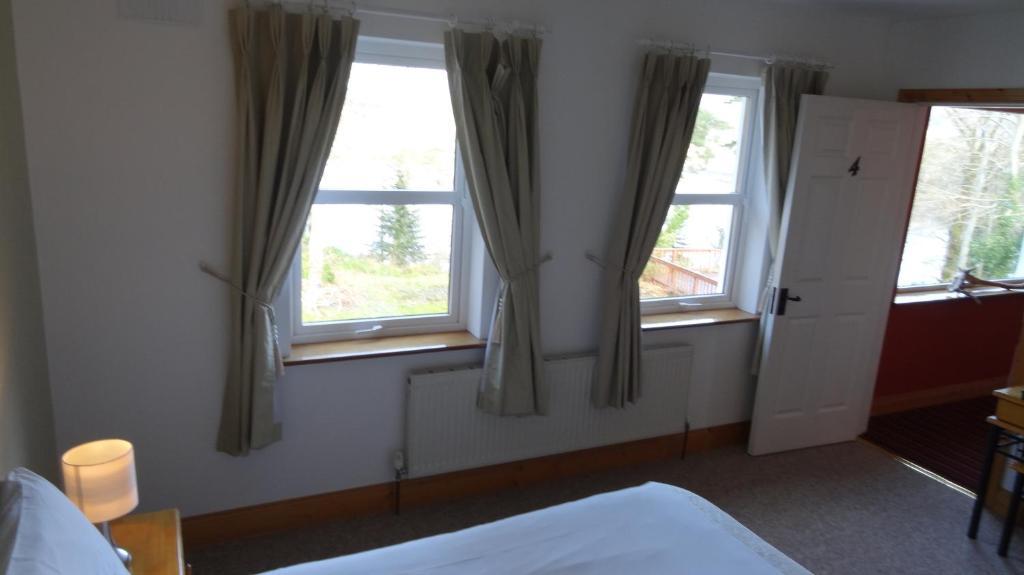 Watersedge Seaviews Hotel Kenmare Buitenkant foto