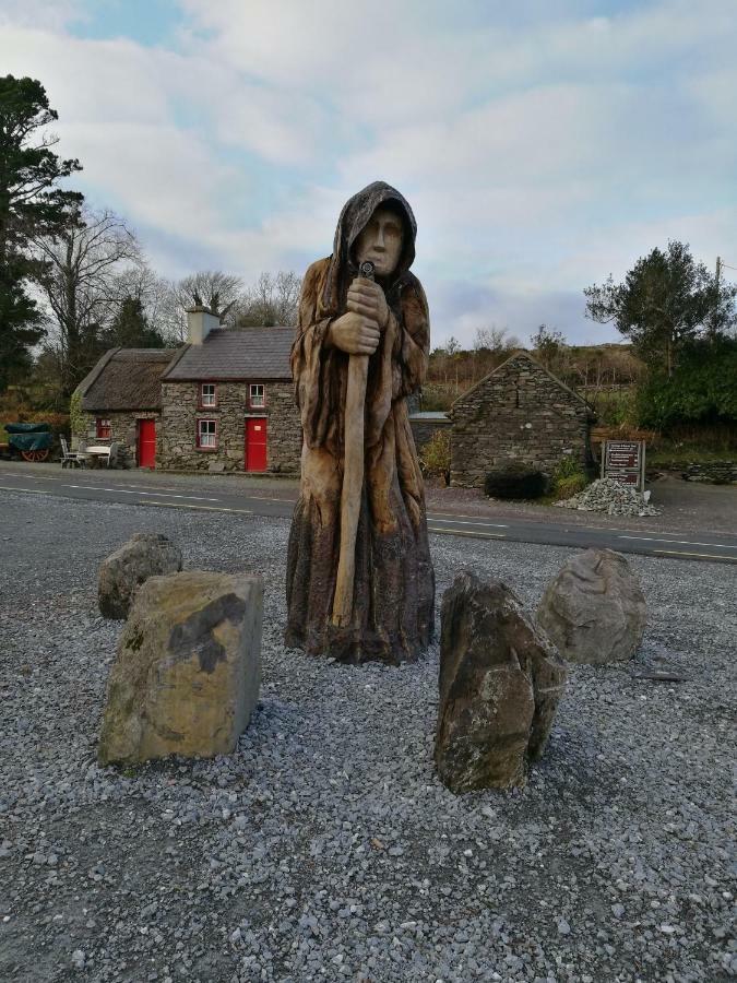 Watersedge Seaviews Hotel Kenmare Buitenkant foto